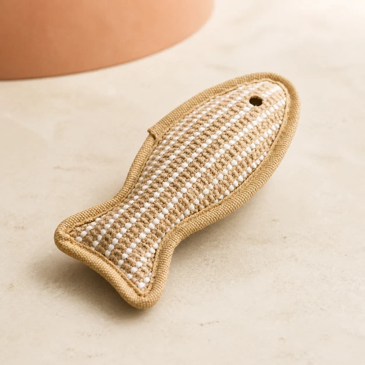 Poisson tissé sans corde